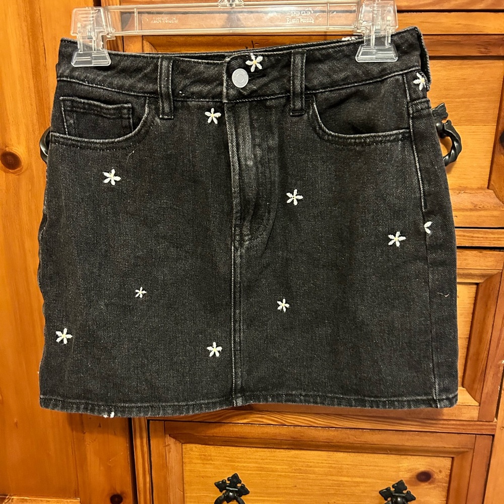 PacSun denim daisy skirt